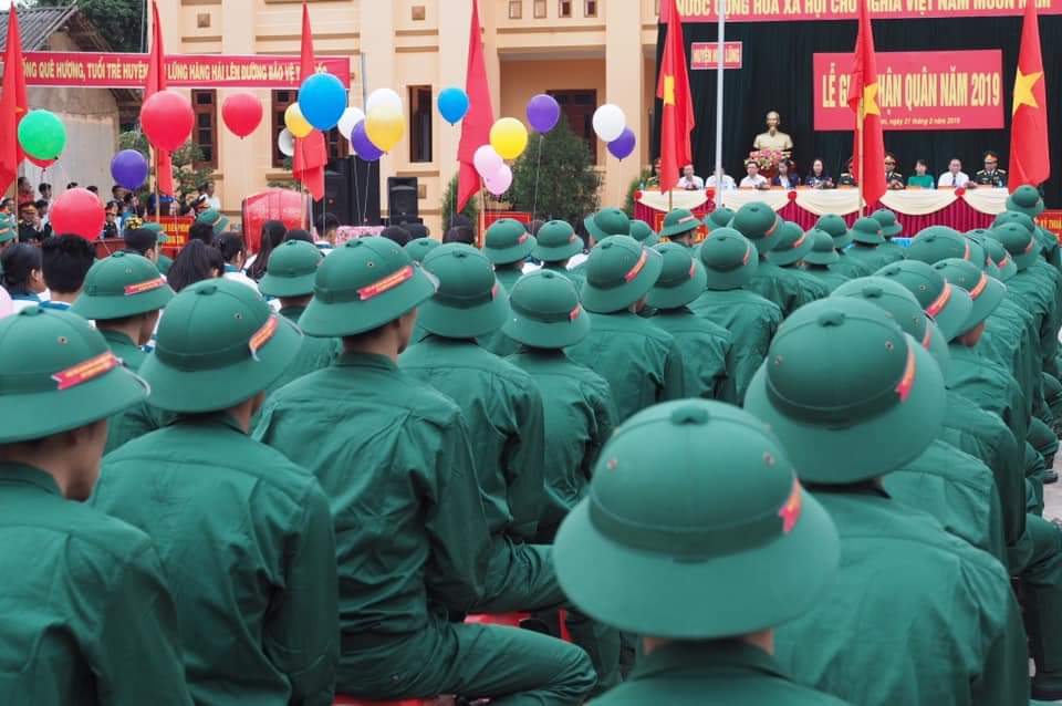 đồng chí Nông Thanh Hải CT Hội LHPN tỉnh dự lễ giao nhận quân năm 2019 tại huyện Hữu Lũng