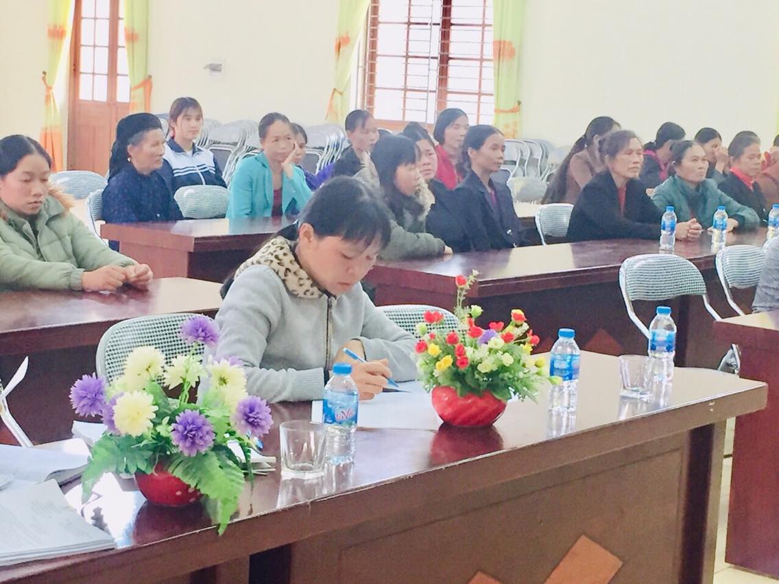 Hội viên phụ nữ tham gia học nghề ngắn hạn tại xã Tràng Phái